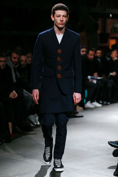 Look 1